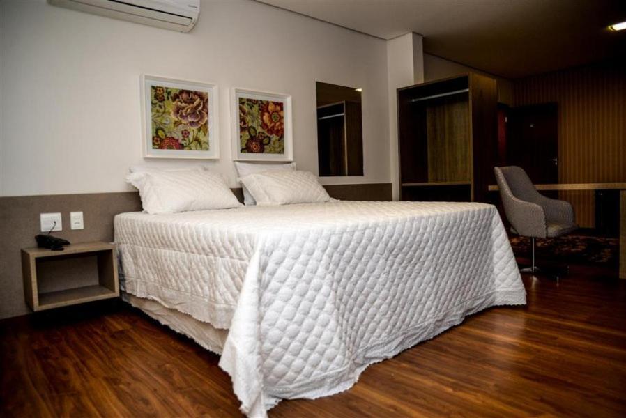 Grand Café Hotel Manhuacu Extérieur photo