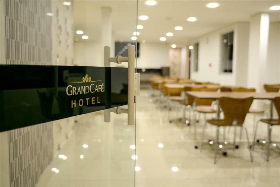 Grand Café Hotel Manhuacu Extérieur photo